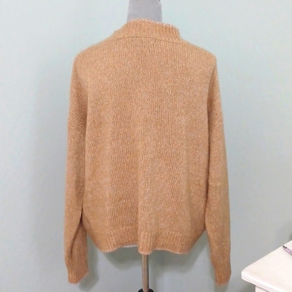 Medium Banana Republic tan over sized sweater - Picture 2 of 5